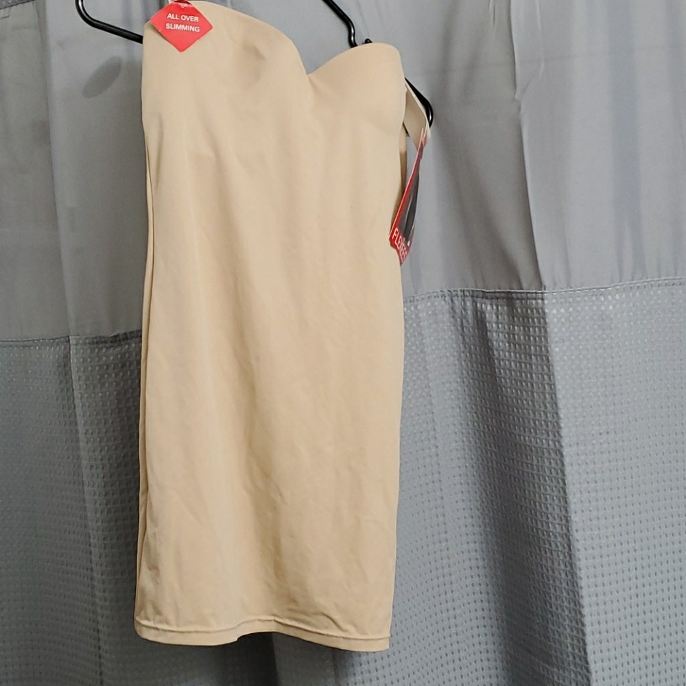 NWT (older item) Flexees Smooth Shaping comfort‎ control wear 36C